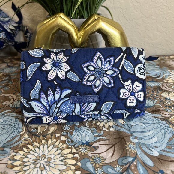Vera Bradley Set-Crossbody Purse Blue Floral Design And Matching Wristlet - Picture 12 of 16